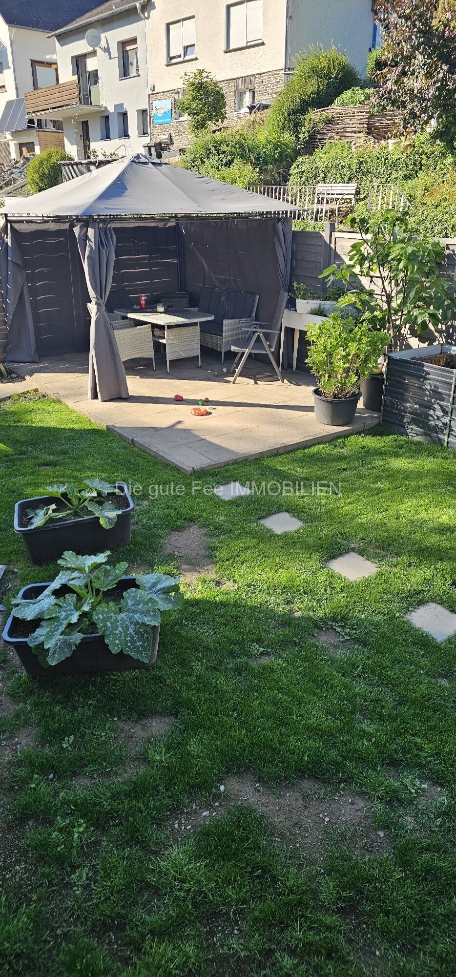 Schönes Zweifamilienhaus für Kapitalanleger oder Mehrgenerationshaus Schönes Zweifamilienhaus für Kapitalanleger oder Mehrgenerationshaus