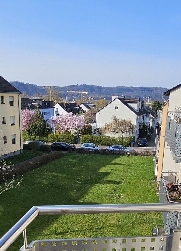 Schöne helle und gemütliche 2 Zimmer Wohnung in Trier Heiligkreuz Schöne helle und gemütliche 2 Zimmer Wohnung in Trier Heiligkreuz
