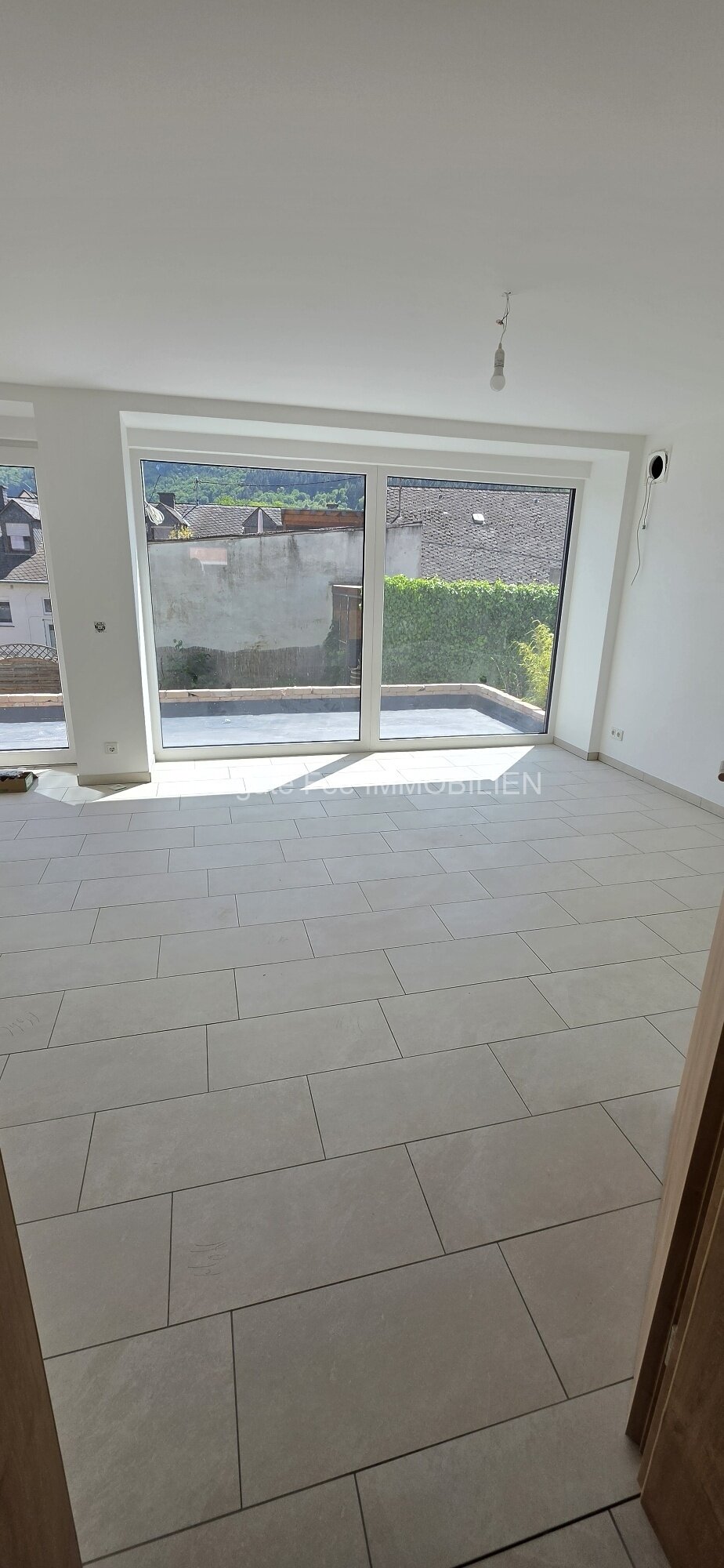 Schöne große 3 -Zimmer Wohnung mit Balkon in Mehring Schöne große 3 -Zimmer Wohnung mit Balkon in Mehring